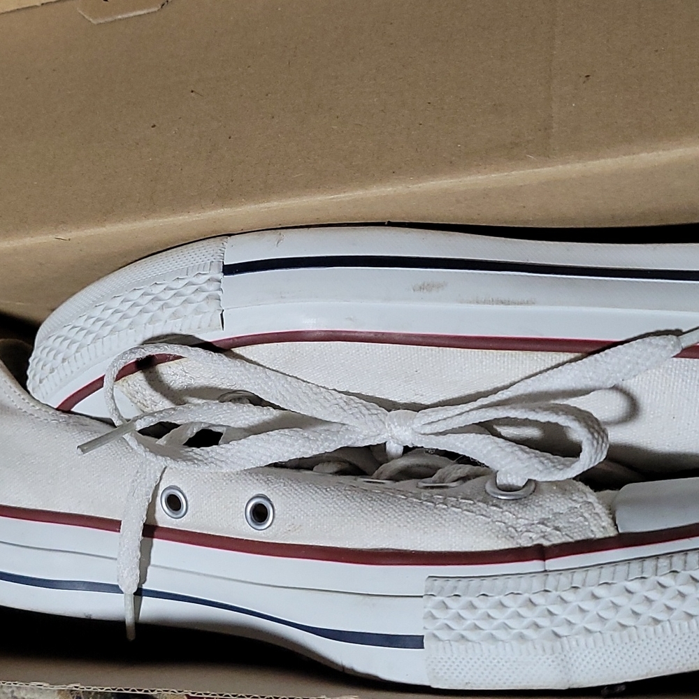 Converse Women's size 7